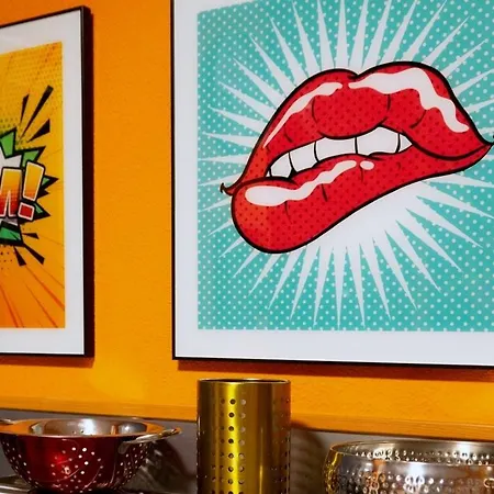 Pop-art, Junto A La Plaza Mayor, By My In Salamanque